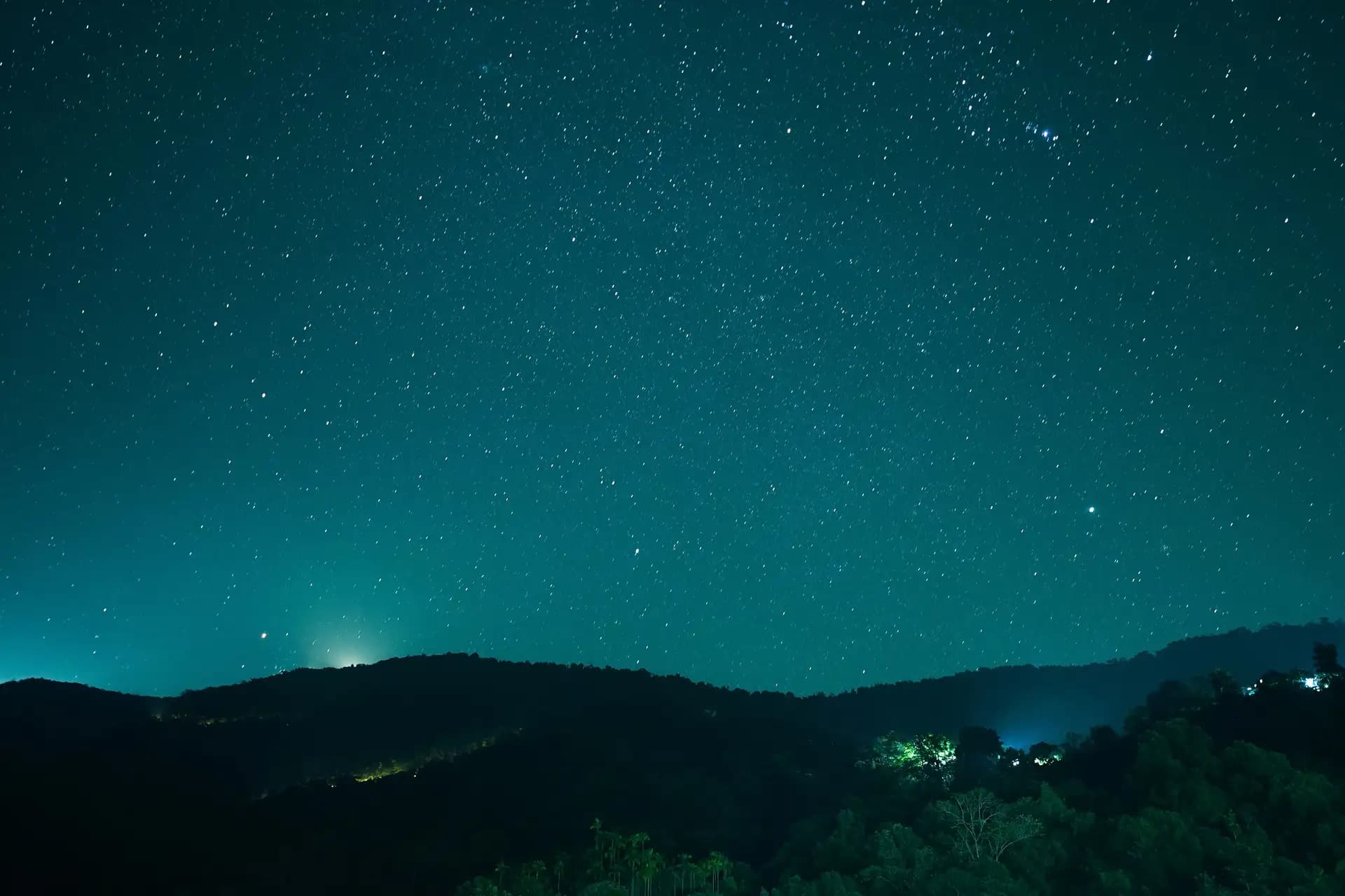 The night filled with stars in the mountain..
